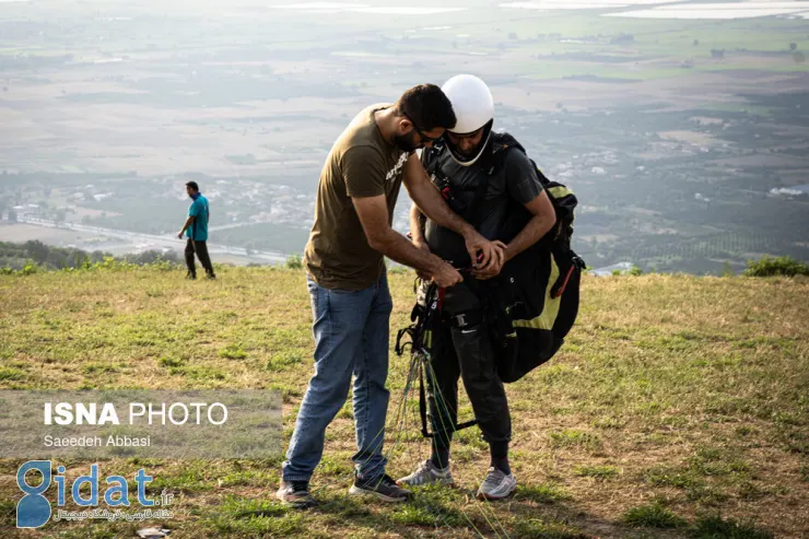 حاشیه تصویری از پرواز با پاراگلایدر در مازندران