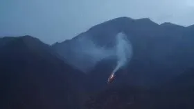 اعزام بالگرد برای اطفاء حریق جنگل‌های مرزن آباد