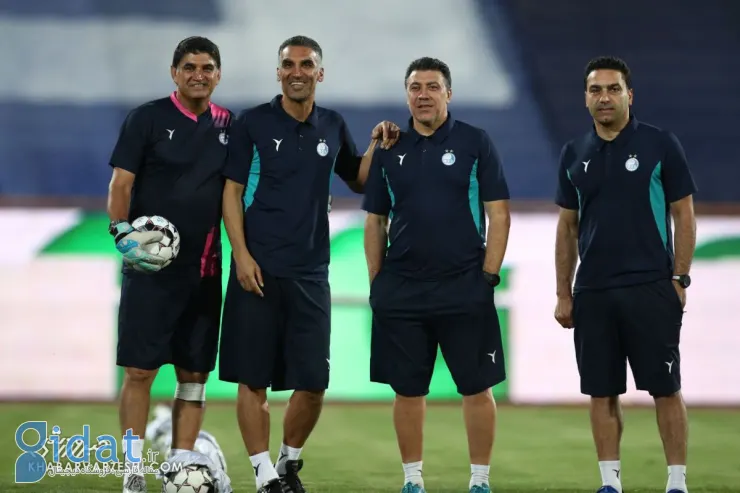 ستاره سابق رسماً به استقلال پیوست