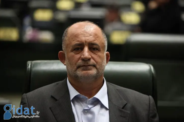 نادر قاضی پور: خداداد عزیزی بچه فقیریه!