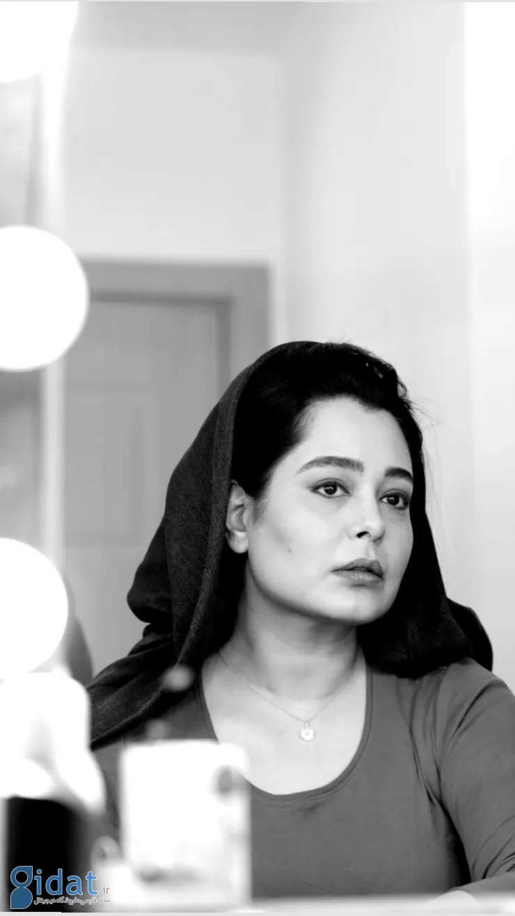 عکس سیاه و سفید از بازیگر محبوب با چهره ای غمگین