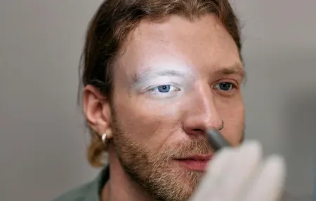 تغییرات در موقعیت پلک‌ها, علت پرش پلک چشم