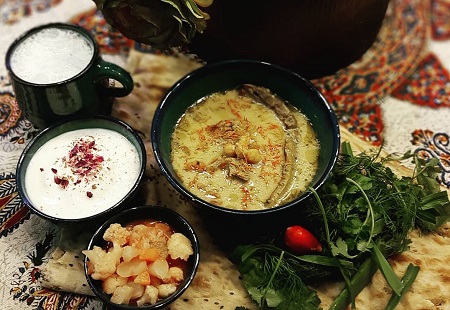 دستور تهیه آبگوشت دوغ دار از غذاهای سنتی و خوشمزه اراک
