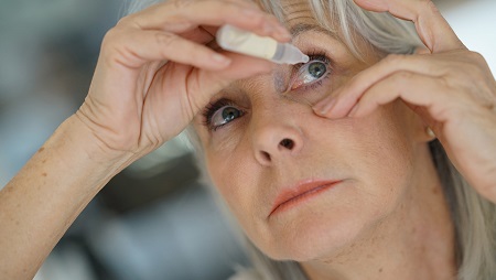 بیماری خشکی چشم در سالمندان: علل ، علایم و درمان