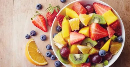 رژیم میوه برای کاهش وزن؛ مزایا، خطرات و برنامه غذایی