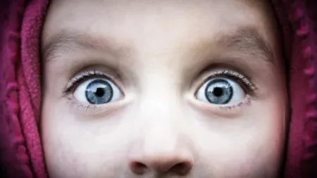 چرا در لحظه غافلگیری شدید، چشمان ما بیش از ۰.۴ ثانیه باز می‌ماند؟