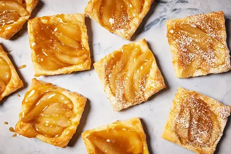 طرز تهیه تارت گلابی کوچک با پنج ماده