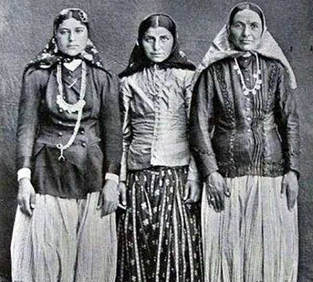 آشنایی با دنیای زنان دوره قاجار