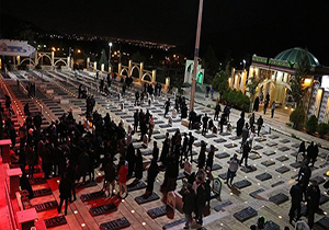 محل تدفین سردار شهید سپهبد قاسم سلیمانی و سردار شهید حسین جعفری نیا در گلزار شهدای کرمان فیلم