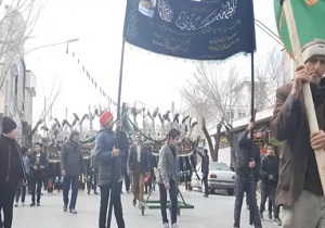 پیاده روی و عزاداری مردم شهرضا در روز شهادت حضرت فاطمه زهرا (س) فیلم