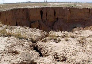 بحران فرونشست زمین در اصفهان؛ وقتی دل زمین خالی می شود