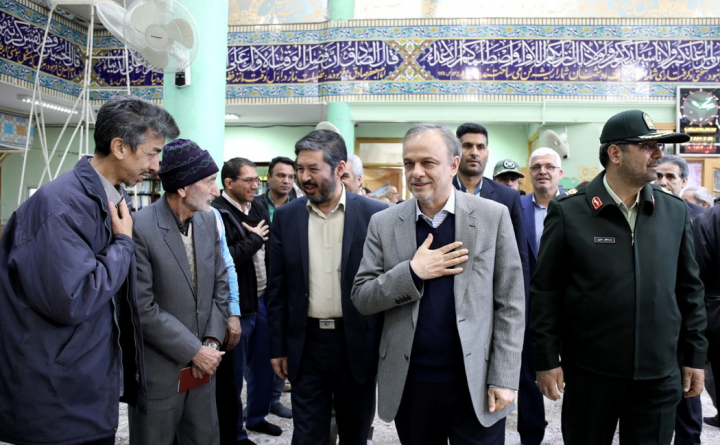 بازدید استاندار از شعب اخذ رای