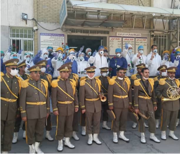 قدردانی نیروهای ارتش از تلاش های کادر درمان بیمارستان حضرت علی اصغر (ع)