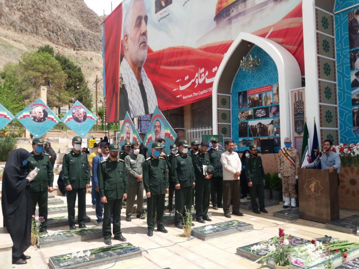 سپاه آماده است خود را فدای انقلاب کند