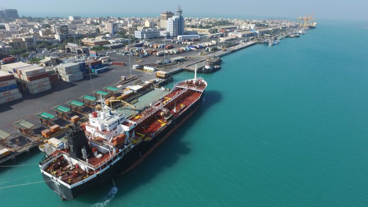 تخلیه کالاهای اساسی در بندر بوشهر ۴ کشتی با ۴۶ هزار تن برنج وارد بندر بوشهر شد