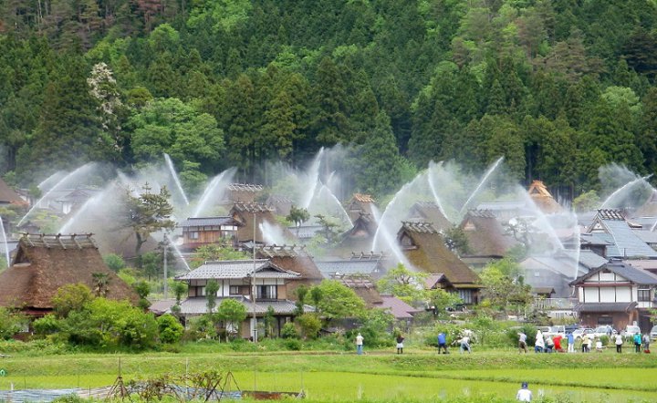 تلفیق سنت و مدرنیته ابتکار جالب دهکده ژاپنی برای حفظ خود در برابر آتش