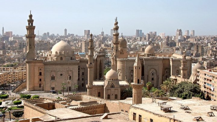 قاهره شهری معروف به هزار مناره و پیروز