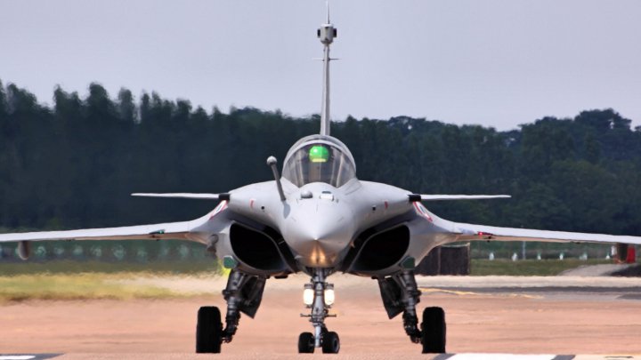 فرانسه جنگنده های رافال را به مدیترانه می فرستد