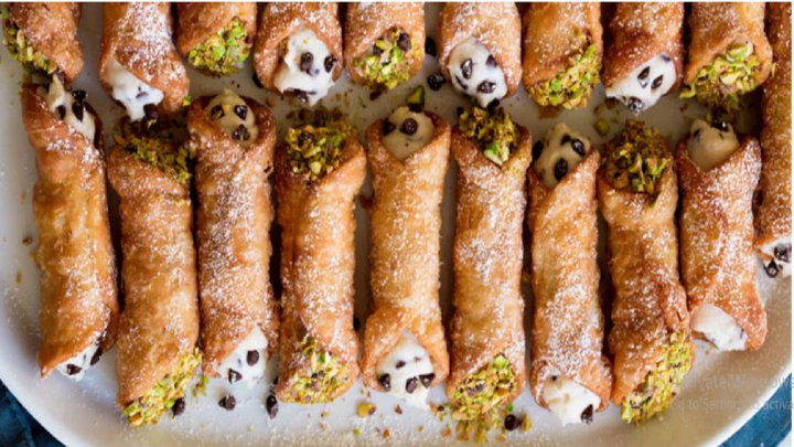 طرز تهیه کانولی صدفی؛ یک شیرینی ایتالیایی خوشمزه