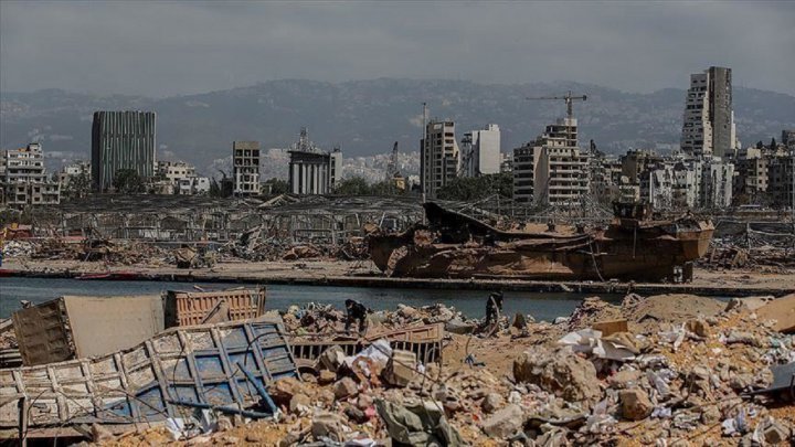 ارتش لبنان مواد شیمیایی را از بندر بیروت خارج کرد