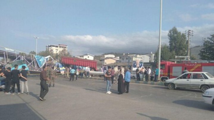 سقوط وحشتناک پل عابر پیاده در ایستگاه گرگان بهشهر