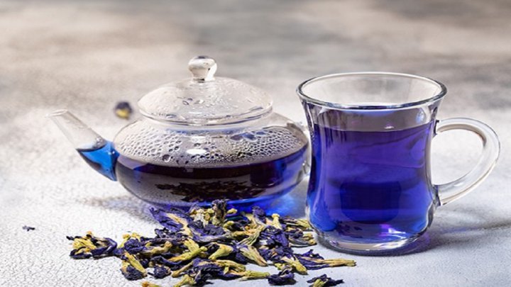 خواص گل گاو زبان ۴ دسته از افراد که نباید لب به این نوشیدنی بزنند