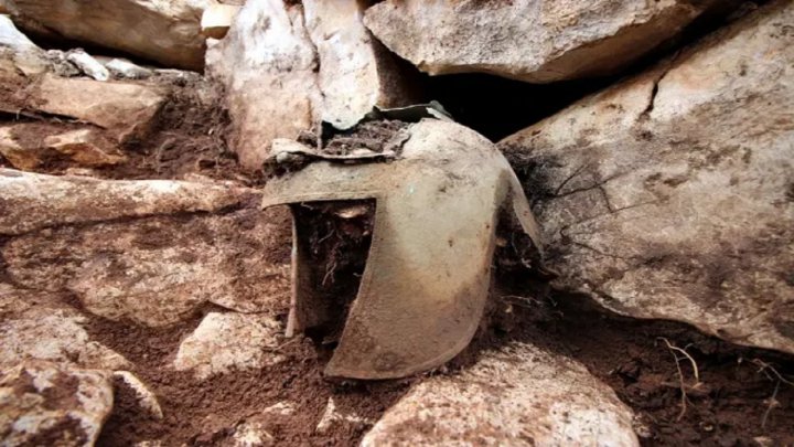 کشف کلاه خود یونانی ۲۴۰۰ ساله در کرواسی عکس