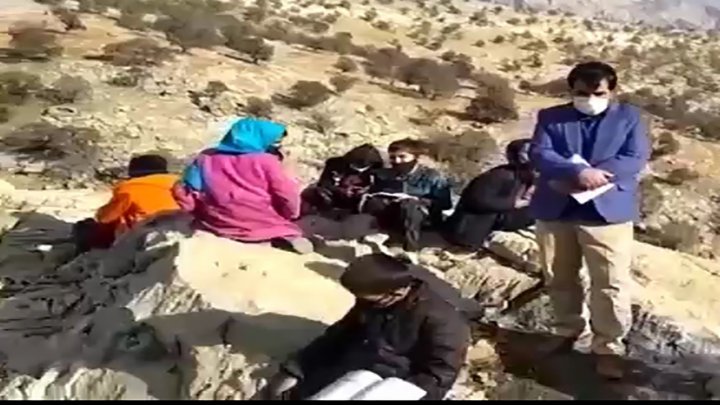 مشکلات دانش آموزان روستای آبله برای دسترسی به اینترنت فیلم