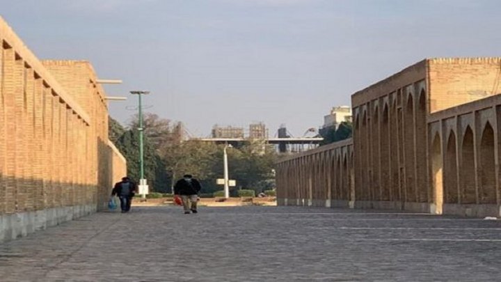 ساخت بناهای غیرمجاز در مقابل آثار باستانی اصفهان فیلم