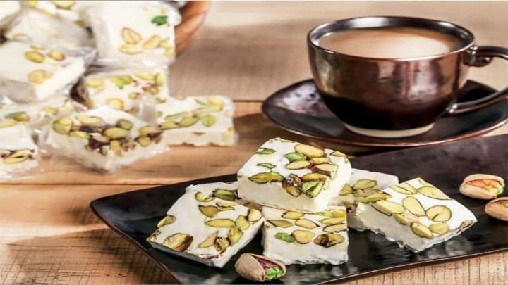 طرز تهیه شیرینی نوقا ساده و شکلاتی، سوغات خوشمزه و پرطرفدار تبریز