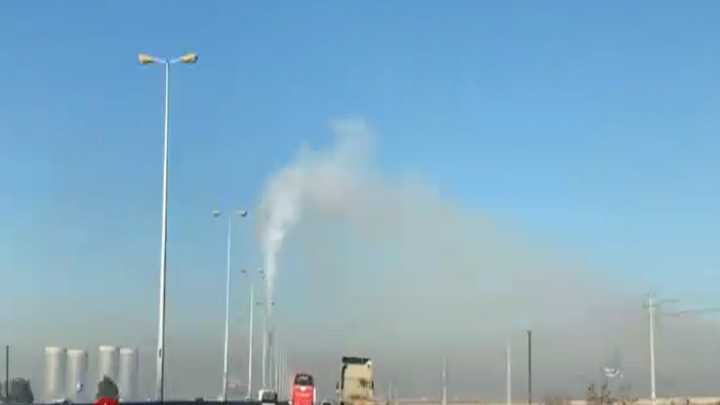 آلودگی هوا زیر سایه نیروگاه های برق فیلم