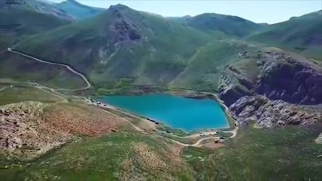 دریاچه مثلثی شکل لزور مکانی دیدنی در اطراف تهران فیلم