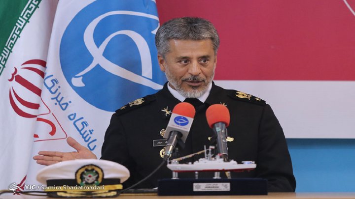 دریادار سیاری: برای تامین امنیت خلیج فارس نیاز به نیروی عاریه ای نداریم