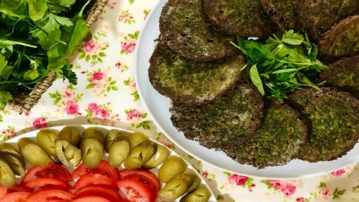 طرز تهیه کوکو تره تبریزی با زرشک و گردو فوت و فن کوکو تره مجلسی