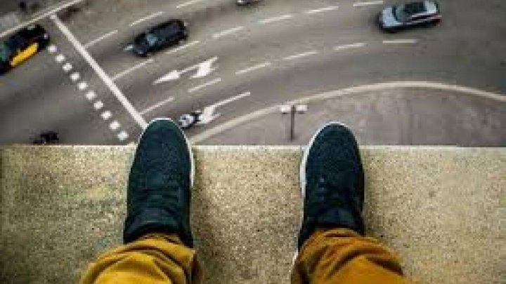 خودکشی نافرجام دو دختر در گلستان فیلم