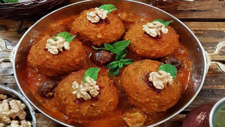 طرز تهیه کوفته تبریزی خوشمزه بدون گوشت (کوفته با سویا) دستور سس کوفته