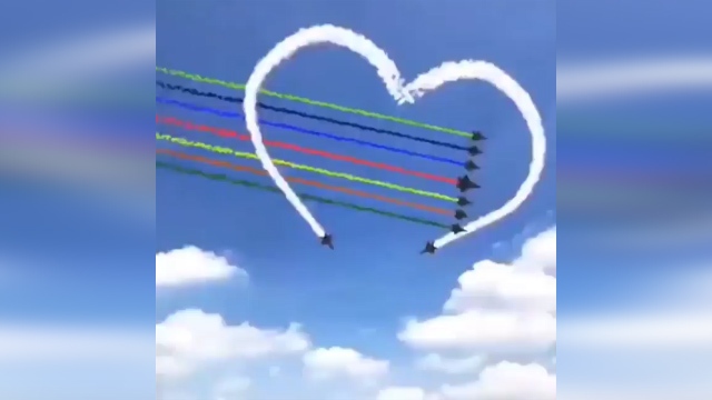 هنرنمایی دیدنی چند هواپیمای جنگنده بر فراز آسمان فیلم
