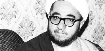 صادق خلخالی در مقابل امام رقصید