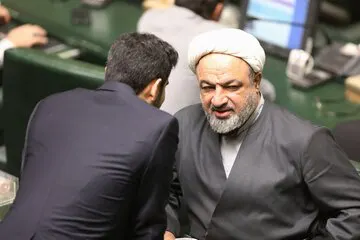 این نمایندگان 25 درصد از دارایی مردم را به باد دادند