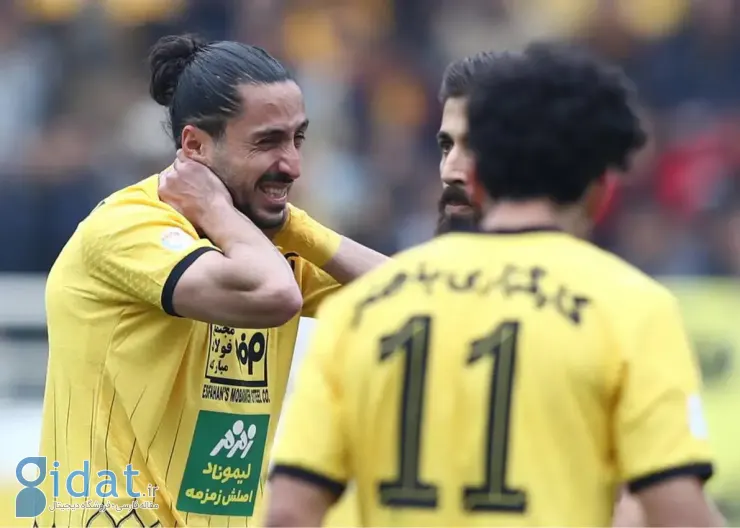 داور جنجالی بازی پرسپولیس ذوب آهن و سپاهان!