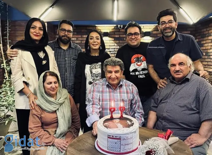 چهره شاد فرزاد حسنی در جشن تولد این هنرمند مشهور