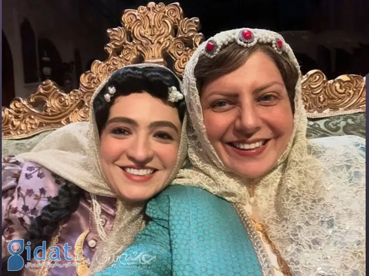 سلفی صمیمی گلاره عباسی و سولماز غنی در پشت صحنه فیلم "بامداد خمار"