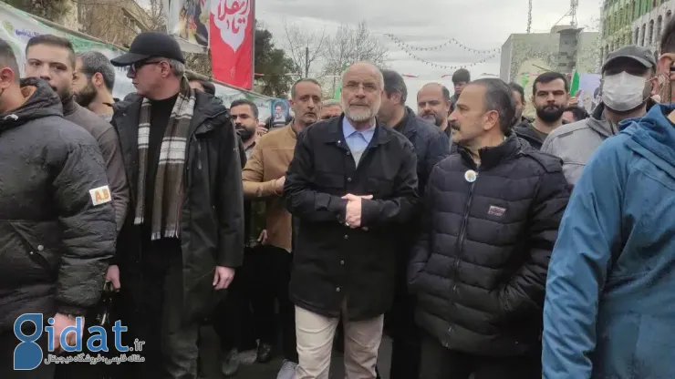 رفتار جالب محافظان موسوی و اژه ای در مراسم دوازدهم بهمن