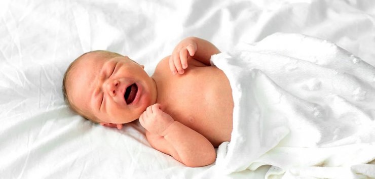 به چه علت نوزادان در خواب گریه می کنند؟
