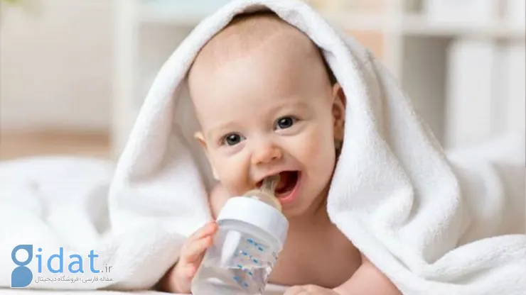 چه زمانی به نوزاد آب بدیم؟