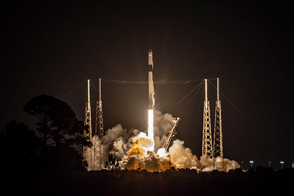 ارسال محموله به ایستگاه فضایی بین المللی توسط اسپیس اکس؛ فرود راکت برای پنجاهمین بار