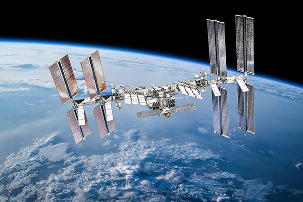 روسیه سال ۲۰۲۳ دو توریست را به ایستگاه فضایی بین المللی می برد