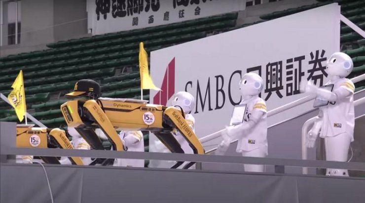 حرکات جالب ربات های بوستون داینامیکس در نقش تماشاگر بیسبال [تماشا کنید]