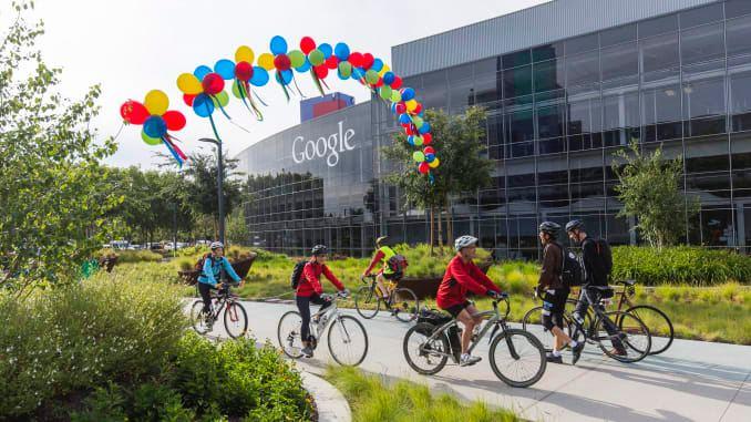 گوگل برای پرداخت بدهی وام دانشجویی سالانه ۲۵۰۰ دلار به کارکنان کمک می کند