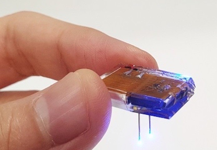 ایمپلنت جدید با قابلیت شارژ بی سیم با کمک نور به جنگ بیماری ها می رود